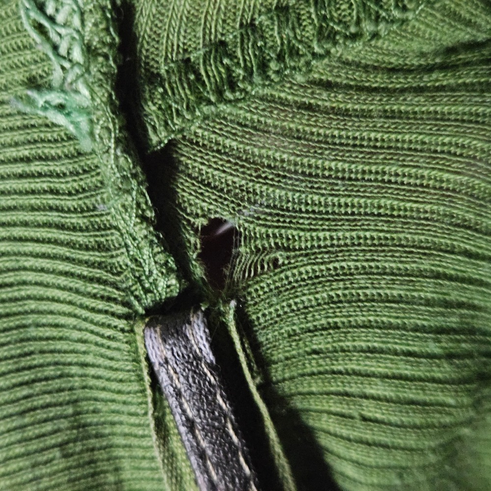 Abercrombie & Fitch Ribbed V-Neck Long Sleeve Top Green - Picture 6 of 6